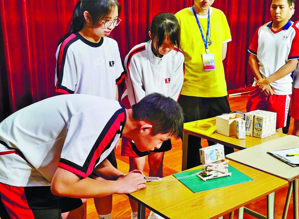 20240715 初中同學聚精會神進行終極測試