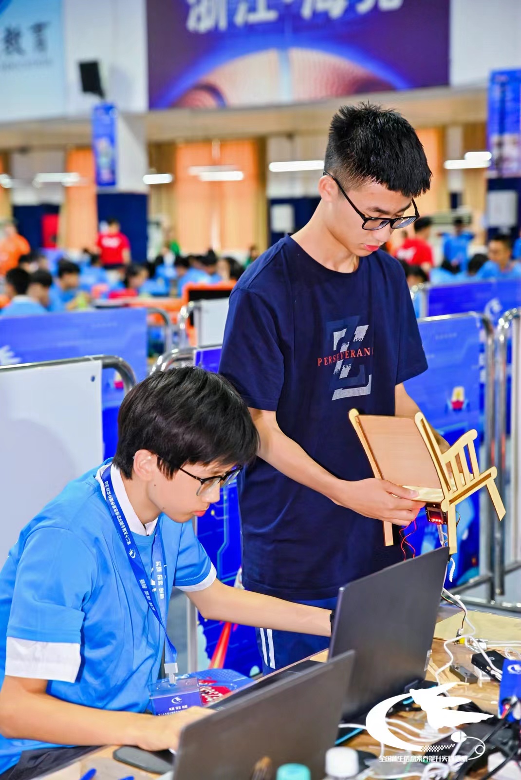 20240905 戴宇騰左一與隊友的現場照片