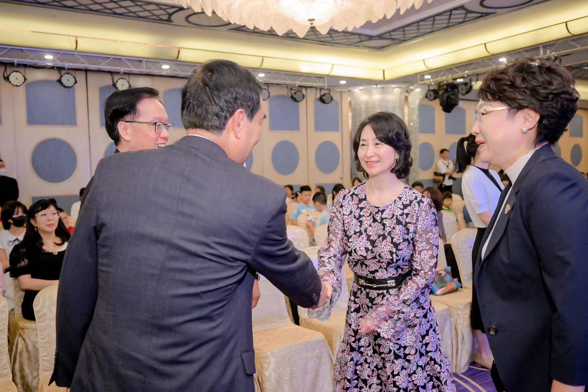 20240927 黎校長與何超瓊會長交流