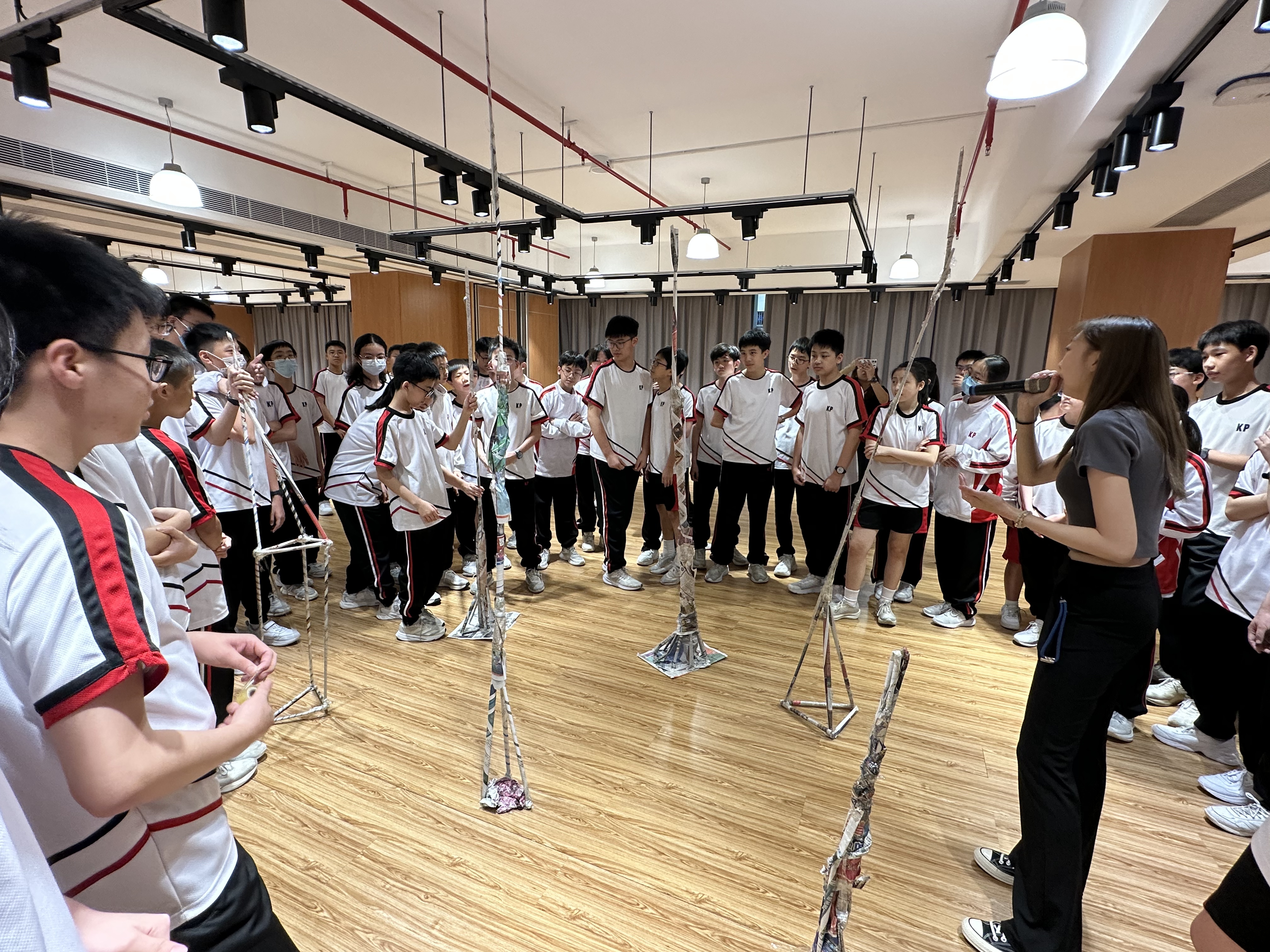 通過石排灣營會團建活動激勵學生發揮自身潛力提升團隊精神